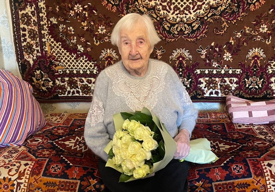 Игорь Руденя поздравил со 102-летием участницу Великой Отечественной войны Лидию Гавриловну Челнокову Игорь Руденя поздравил со 102-летием участницу Великой Отечественной войны Лидию Гавриловну Челнокову