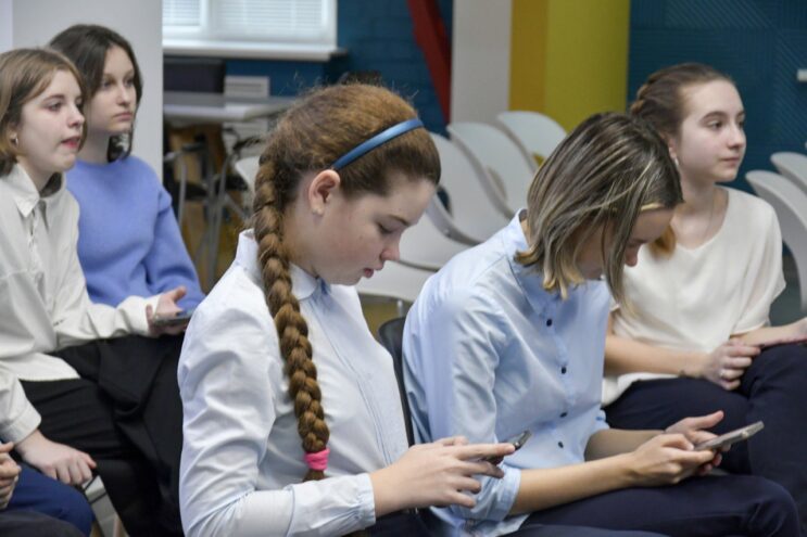 Школьникам из Твери рассказали о безопасном поведении в интернете Школьникам из Твери рассказали о безопасном поведении в интернете