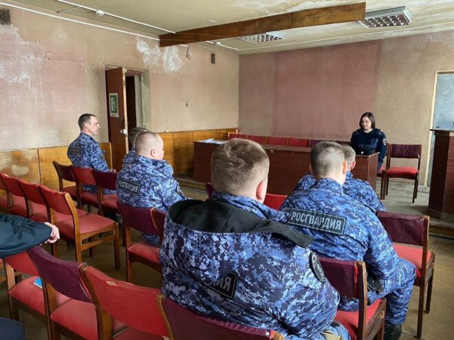 В Нелидово автоинспекторы провели беседу с сотрудниками вневедомственной охраны В Нелидово автоинспекторы провели беседу с сотрудниками вневедомственной охраны