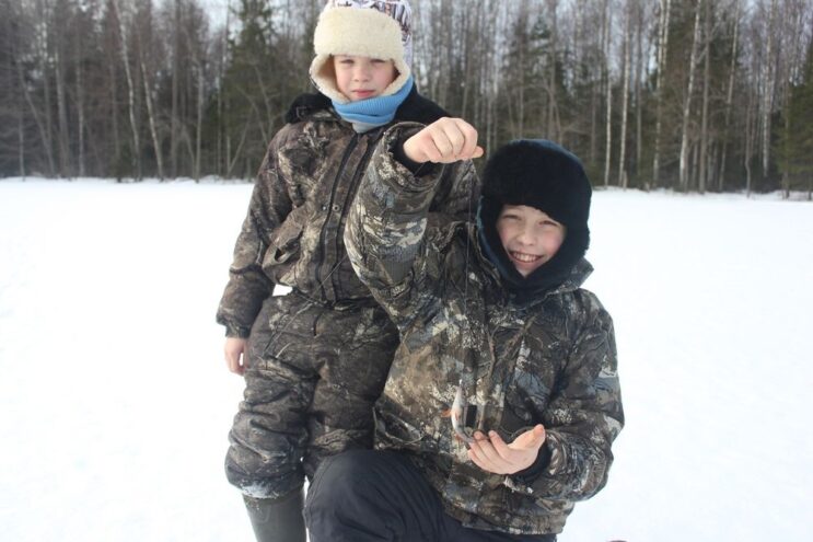 На озере в Бологовском районе прошли соревнования по ловле рыбы на мормышку На озере в Бологовском районе прошли соревнования по ловле рыбы на мормышку