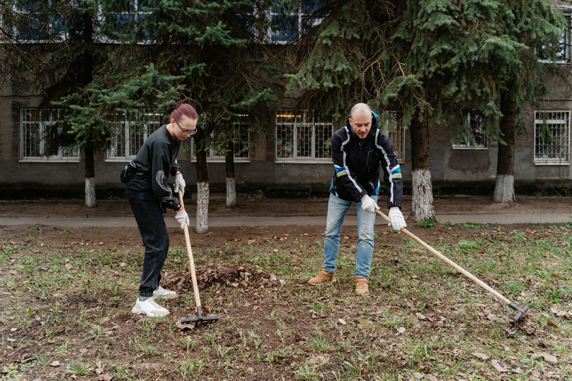 Сотрудники РИА Верхневолжье приняли участие в субботнике у ДК "Пролетарка" Сотрудники РИА Верхневолжье приняли участие в субботнике у ДК "Пролетарка"