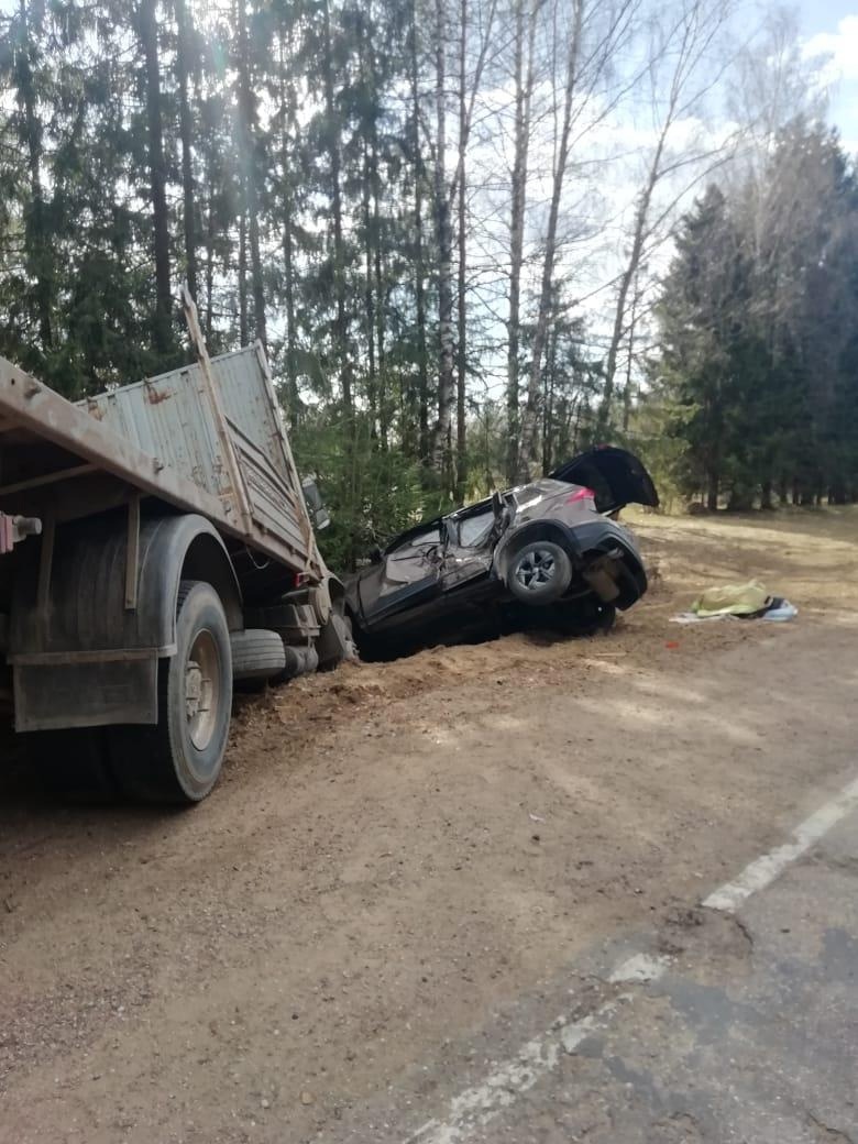 В аварии с МАЗом в Тверской области пострадали два человека В аварии с МАЗом в Тверской области пострадали два человека