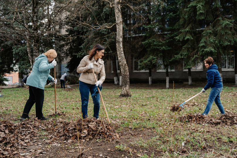 Сотрудники РИА Верхневолжье приняли участие в субботнике у ДК "Пролетарка" Сотрудники РИА Верхневолжье приняли участие в субботнике у ДК "Пролетарка"