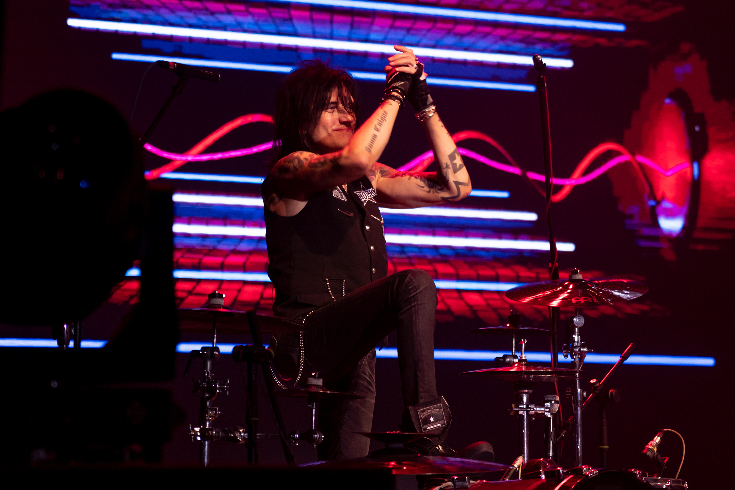 Юбилей "Агаты Кристи": Глеб Самойлов & The MATRIXX исполнили хиты культовой группы в Твери