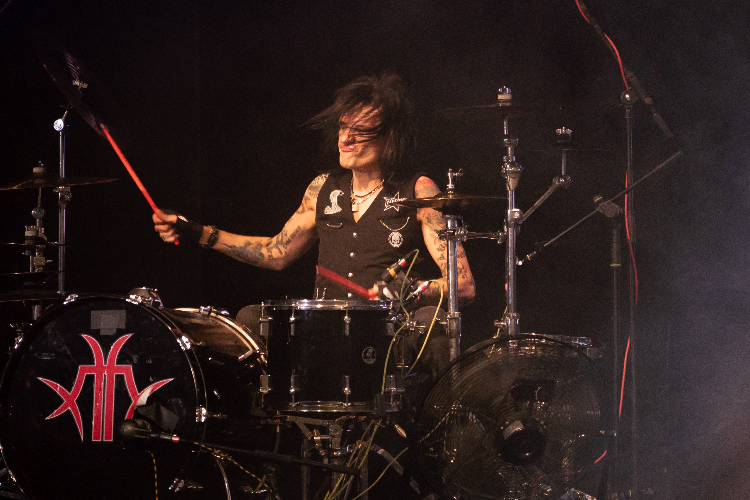 Юбилей "Агаты Кристи": Глеб Самойлов & The MATRIXX исполнили хиты культовой группы в Твери