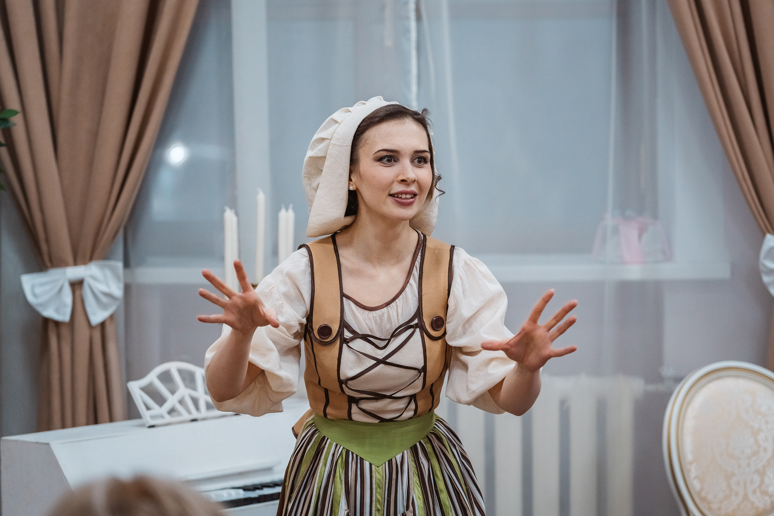 Ночь в театре: Тверской театр драмы устроил бал-маскарад