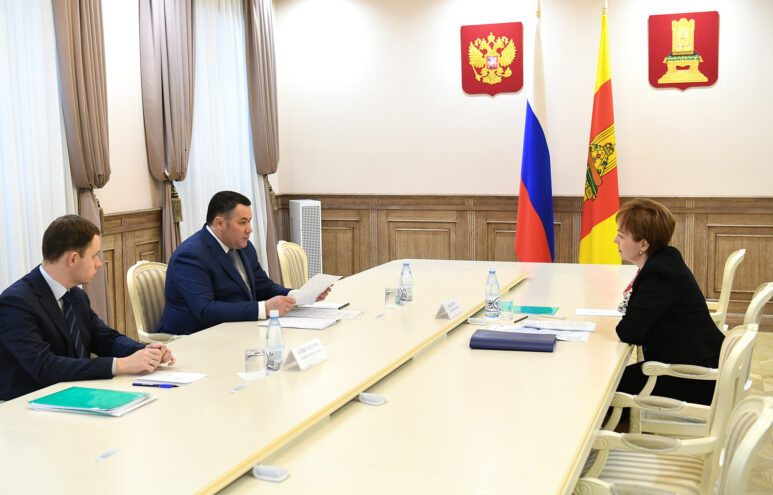 Игорь Руденя провел встречу с главой Торжокского района Еленой Хохловой Игорь Руденя провел встречу с главой Торжокского района Еленой Хохловой