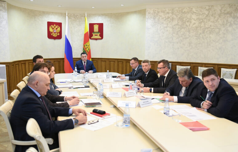 Игорь Руденя провел совещание по вопросам строительства образовательных учреждений в Тверской области Игорь Руденя провел совещание по вопросам строительства образовательных учреждений в Тверской области