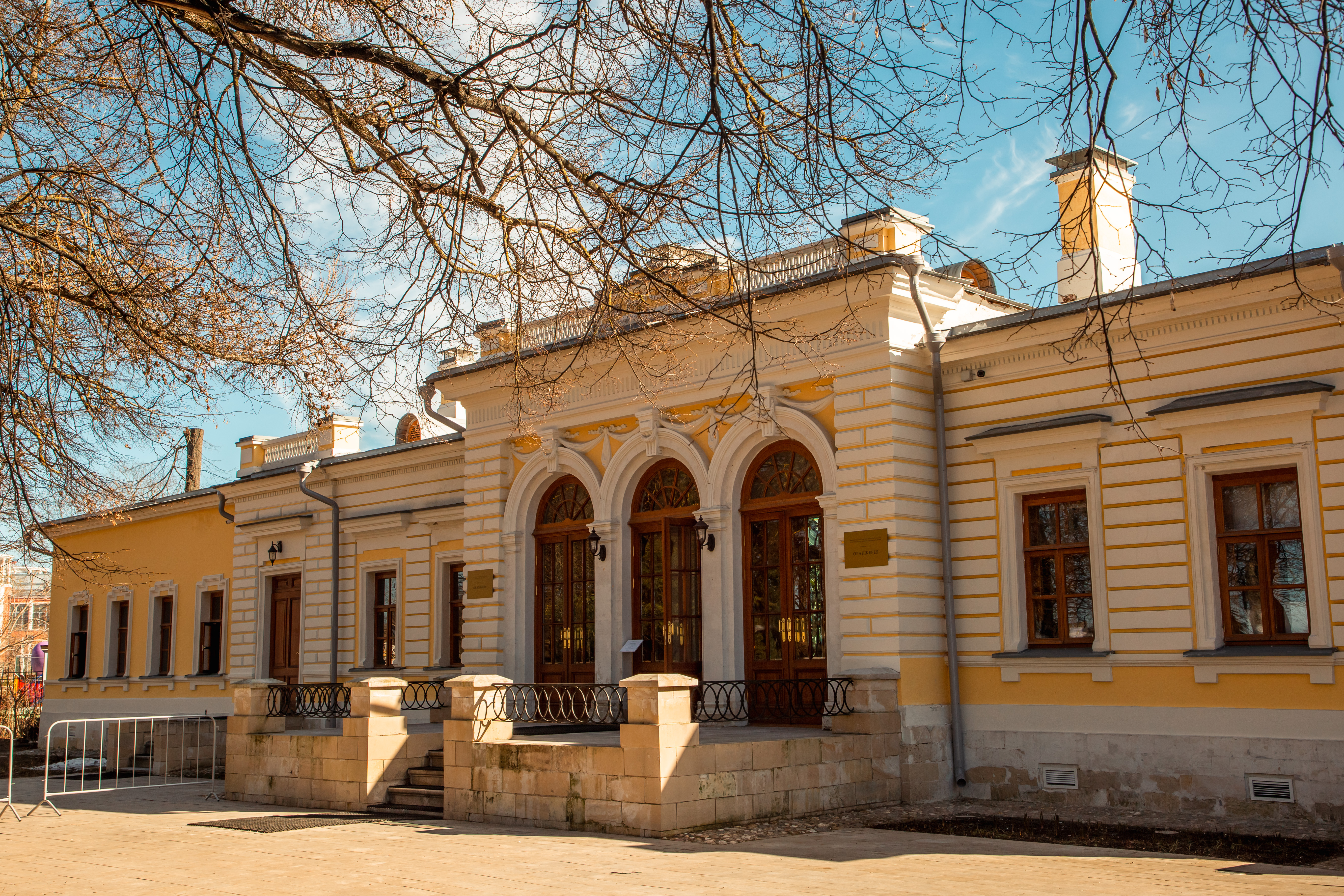 Дух времени: В Тверской областной картинной галерее впервые открылась выставка Надежды Цикулиной