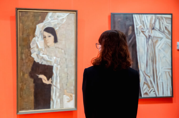 Дух времени: В Тверской областной картинной галерее впервые открылась выставка Надежды Цикулиной