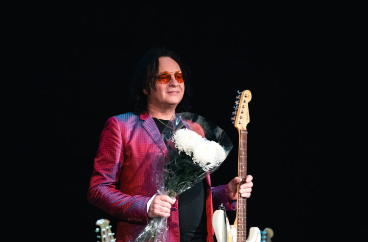 Юбилей в Пасху: Виктор Зинчук сыграл концерт в Твери Юбилей в Пасху: Виктор Зинчук сыграл концерт в Твери