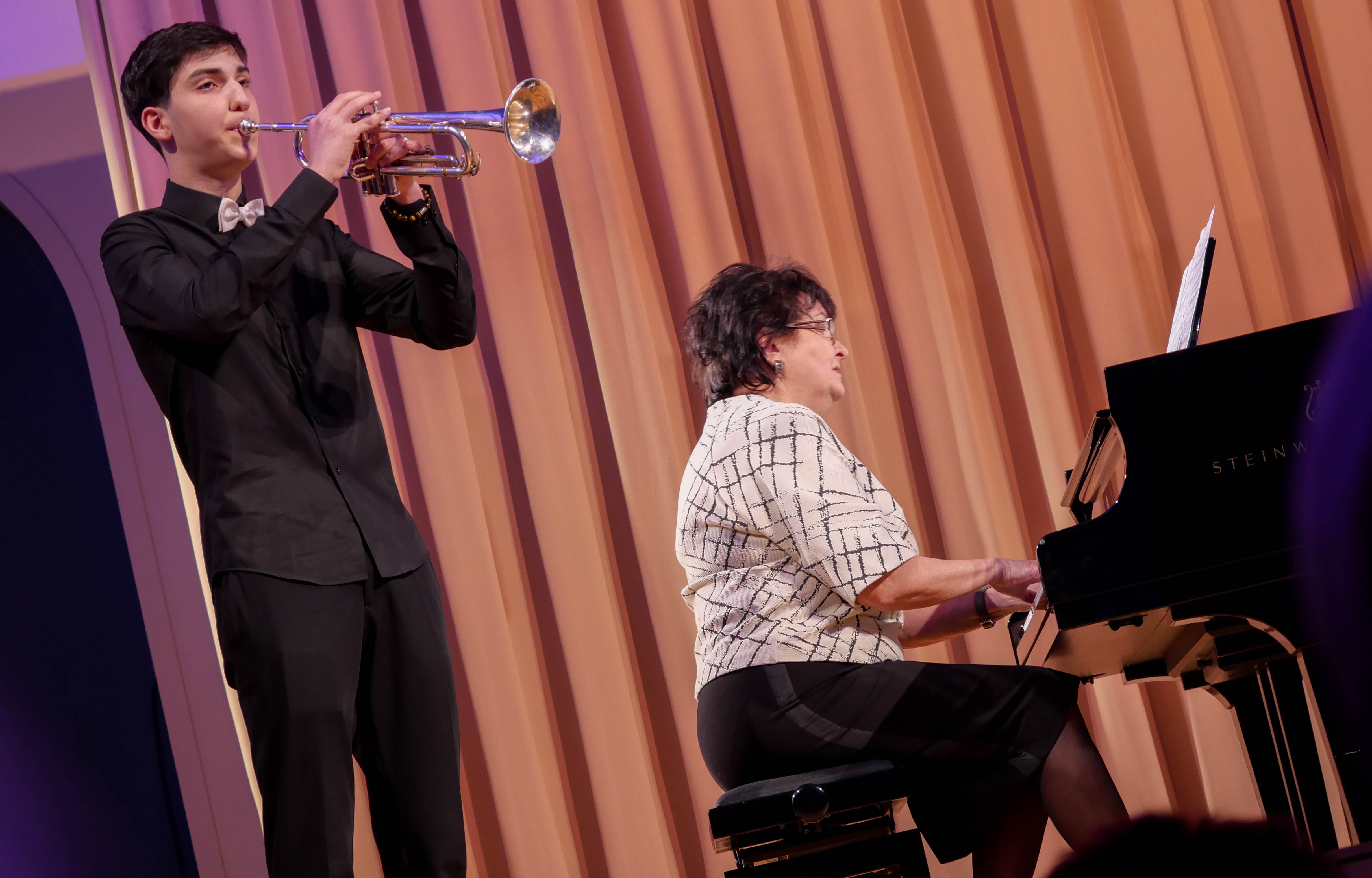 Юные дарования выступили на фестивале Баха в тверской филармонии Юные дарования выступили на фестивале Баха в тверской филармонии