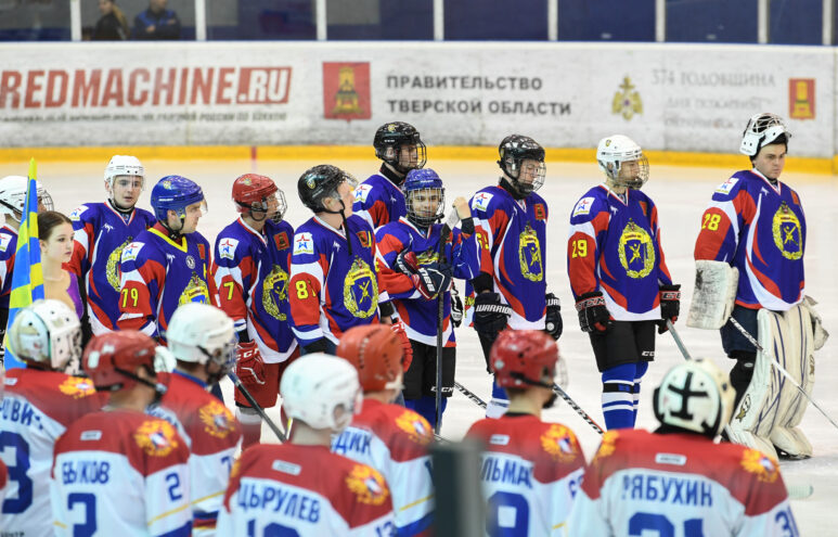 В Твери проходит Турнир по хоккею в поддержку СВО В Твери проходит Турнир по хоккею в поддержку СВО