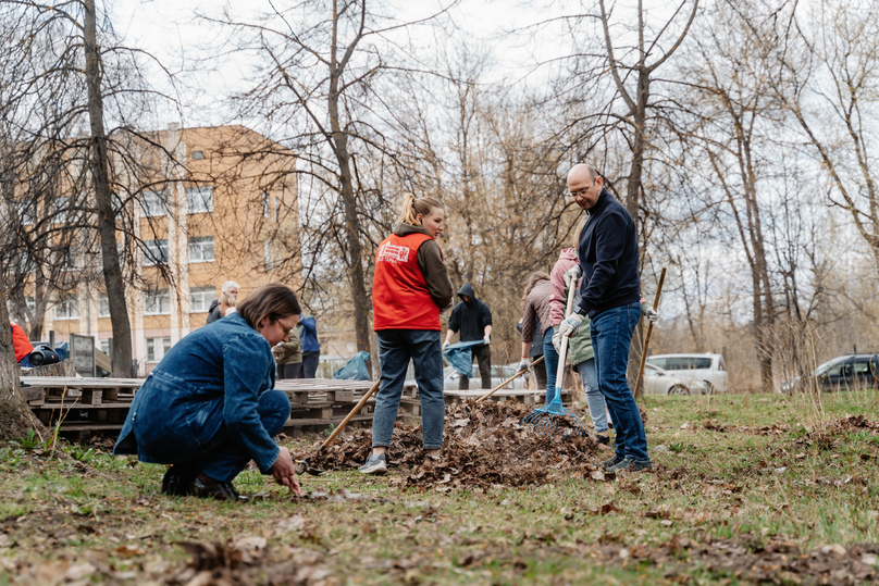 Сотрудники РИА Верхневолжье приняли участие в субботнике у ДК "Пролетарка" Сотрудники РИА Верхневолжье приняли участие в субботнике у ДК "Пролетарка"