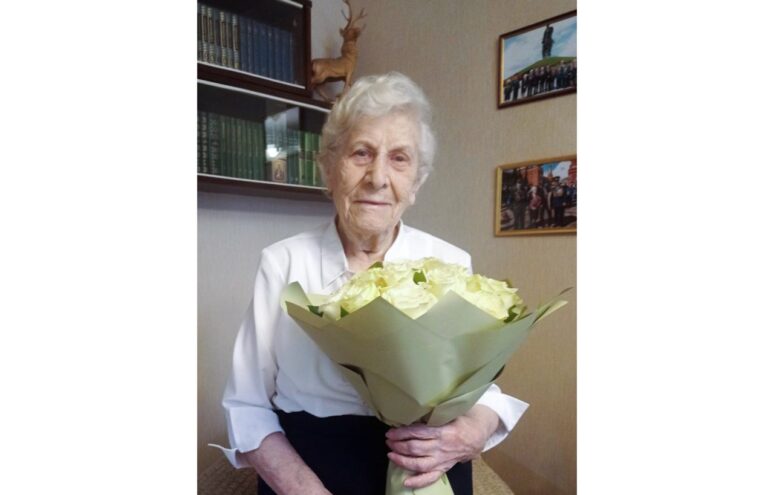 В Твери ветерану Великой Отечественной войны Марии Николаевне Сидоровой исполнился 101 год В Твери ветерану Великой Отечественной войны Марии Николаевне Сидоровой исполнился 101 год
