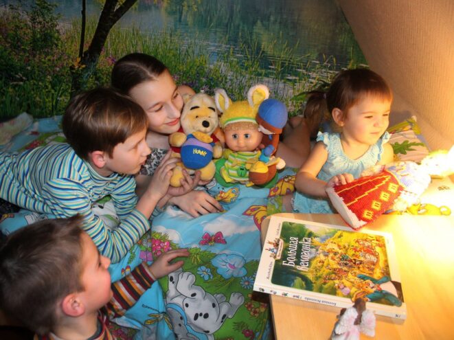 «Расскажи мне сказку»: В Тверской области стартовал творческий конкурс для многодетных и замещающих семей