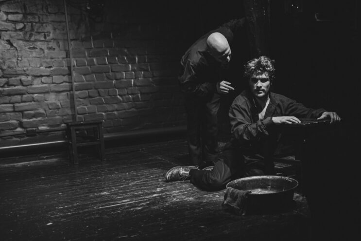 На сцене Тверского ТЮЗа покажут спектакль "Поединок" На сцене Тверского ТЮЗа покажут спектакль "Поединок"