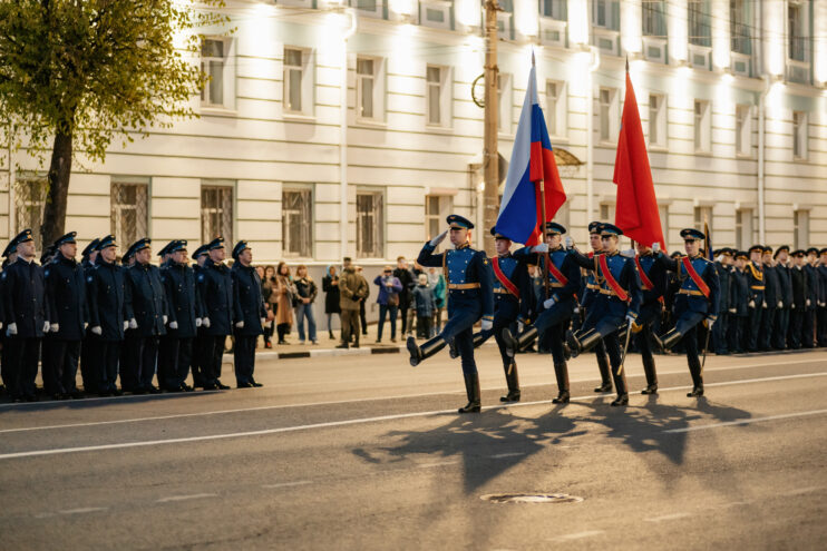 Вечером в Твери прошла генеральная репетиция парада Победы Прямая трансляция прохождения войск Тверского территориального гарнизона