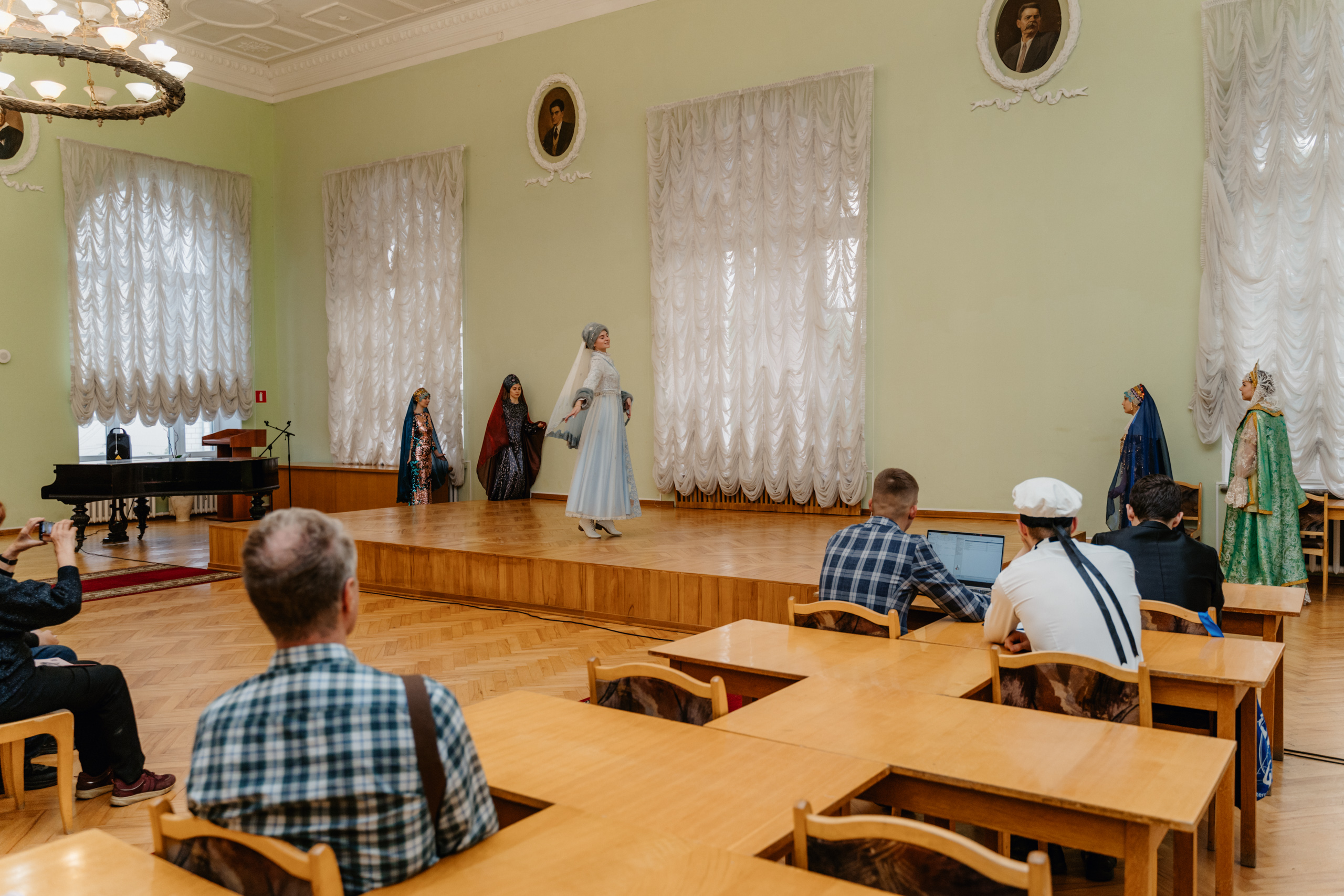 "Библионочь" в Горьковке: Читателей пригласили на мастер-классы и в книгохранилище