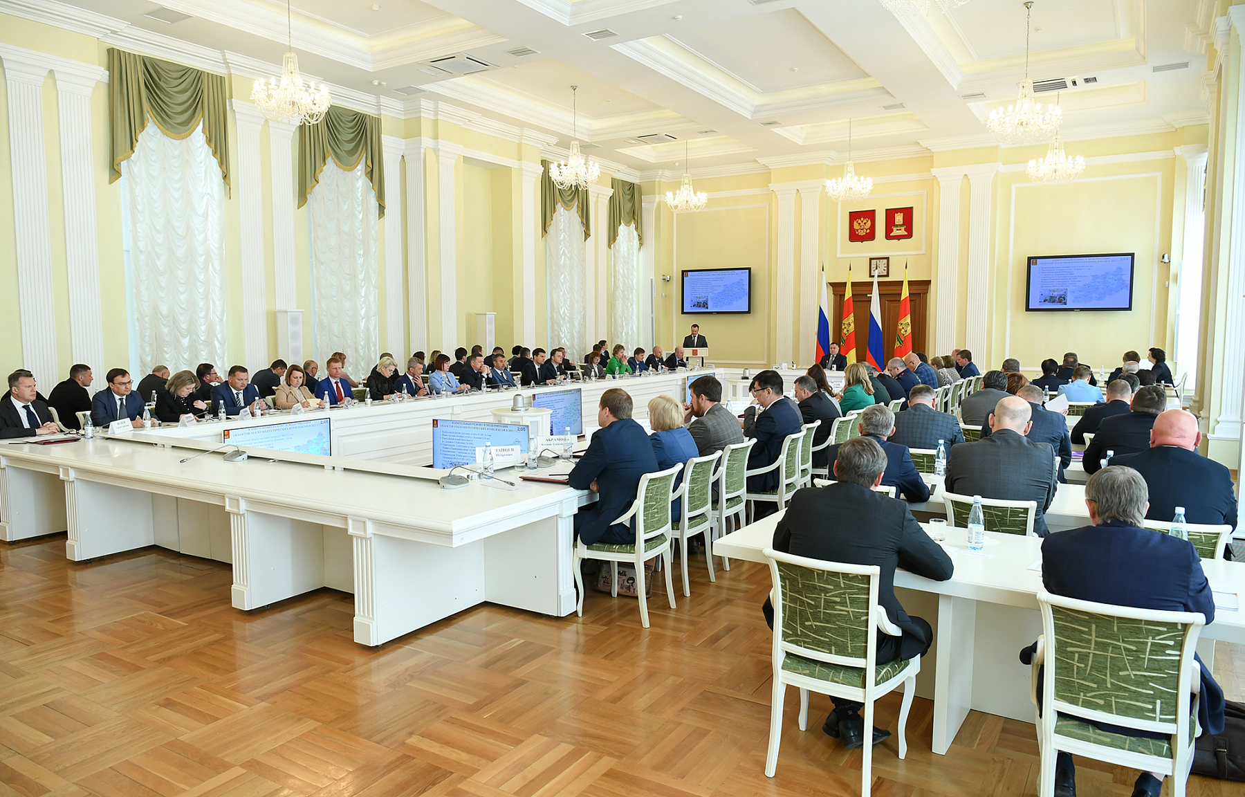 Игорь Руденя поставил задачи по подготовке жилищно-коммунального комплекса Тверской области к предстоящему осенне-зимнему периоду