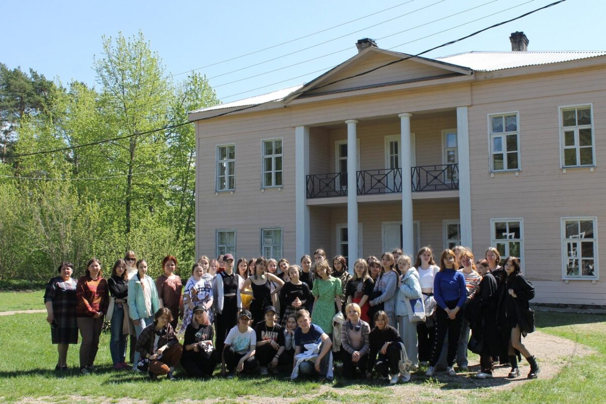 В Музейно-культурном комплексе «Усадебный дом Милюковых» наградили художников