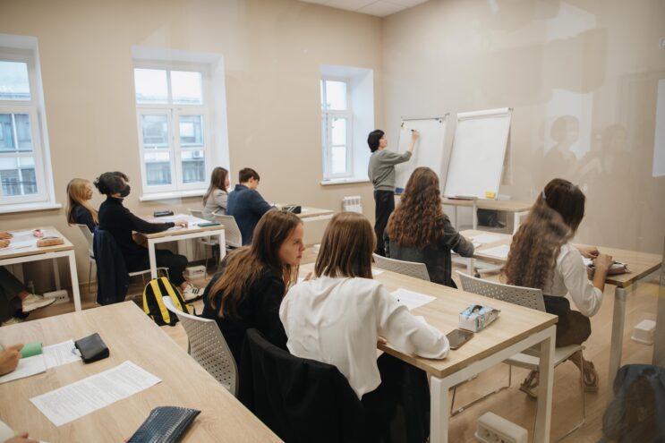 Два раза в год в российских школах будут проводить родительские собрания, посвященные профориентации