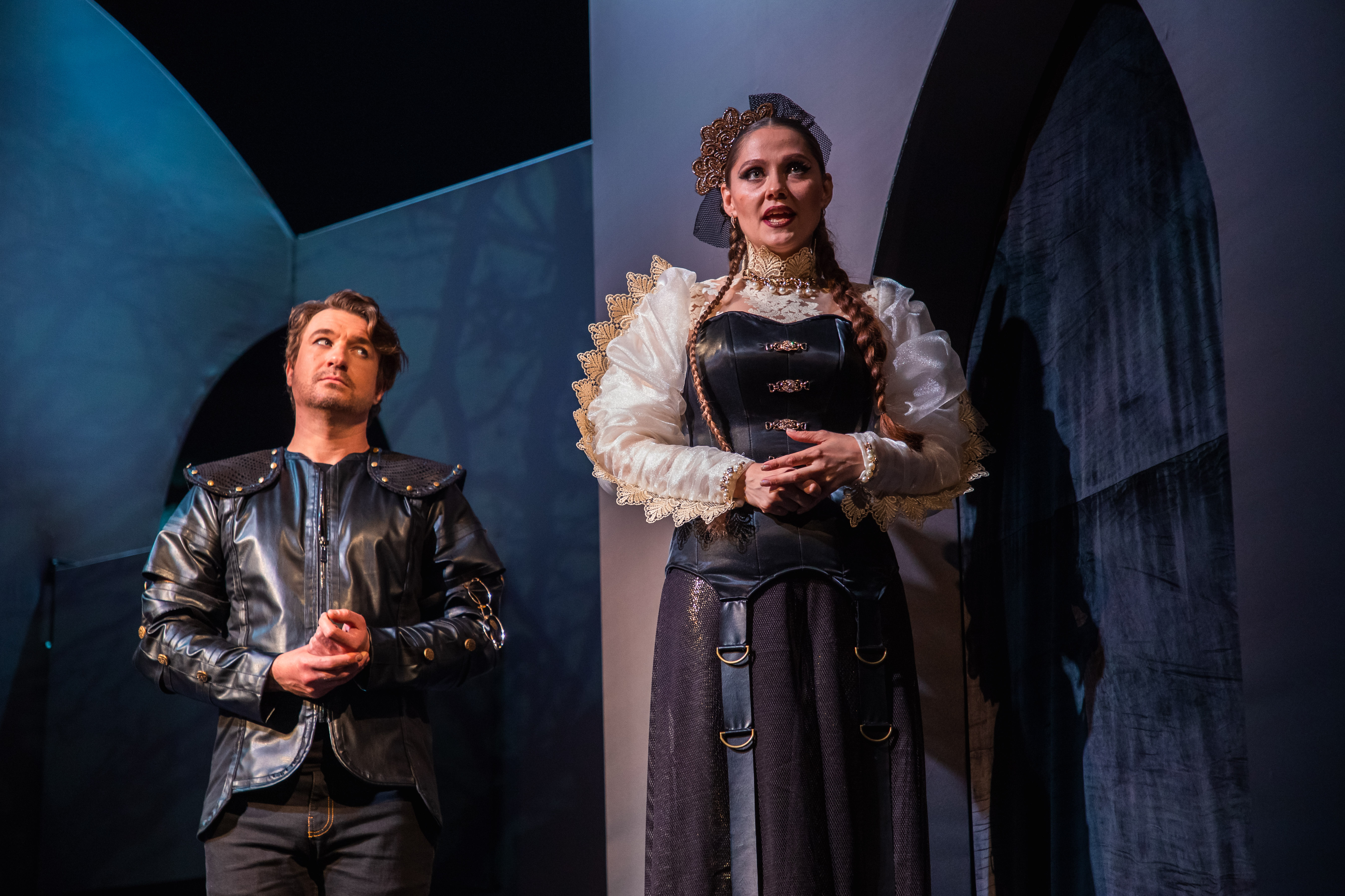 Дела сердечные или как Октавьо дочерей замуж выдавал: Тверской театр драмы представил "Дурочку"