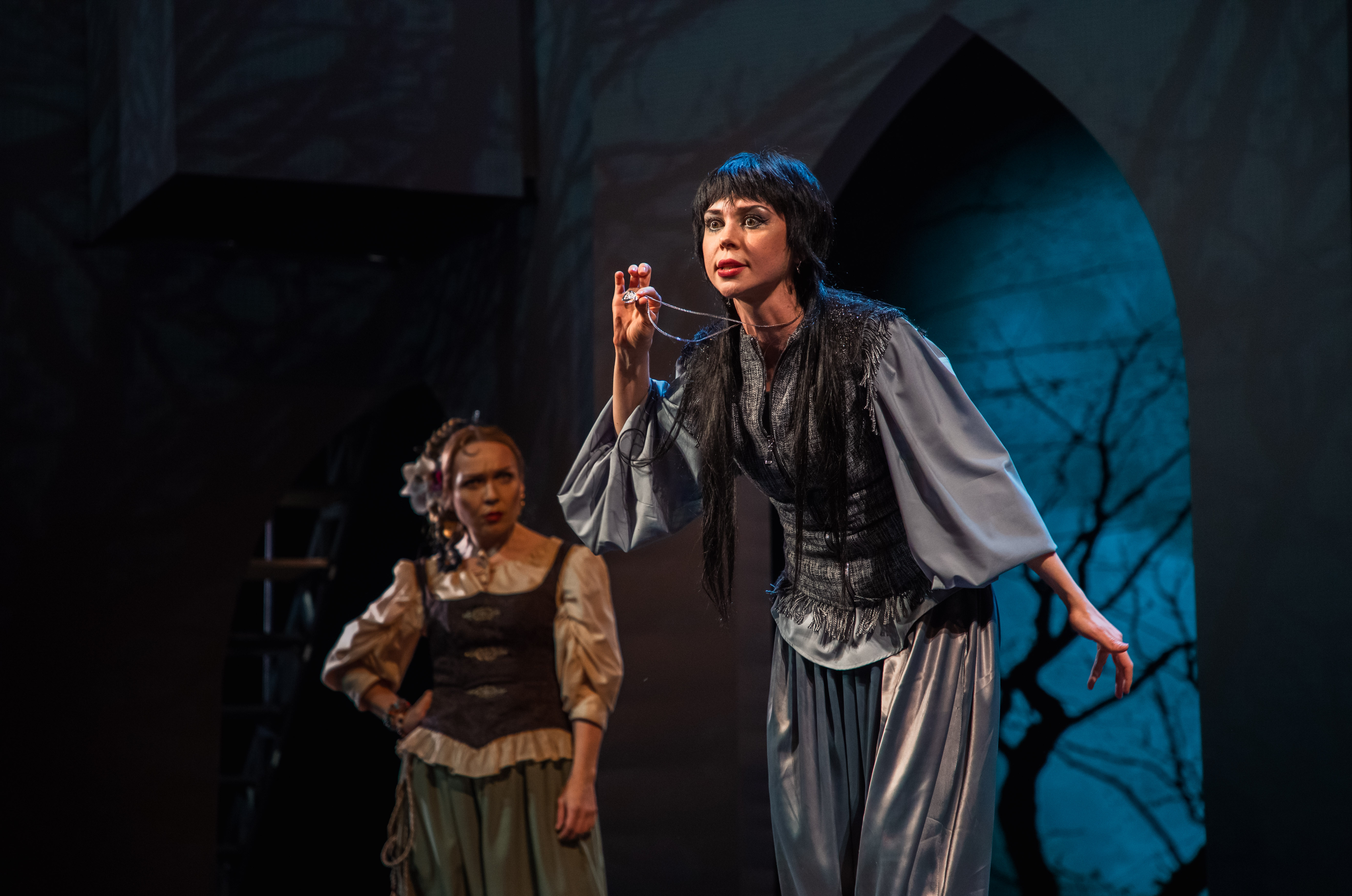 Дела сердечные или как Октавьо дочерей замуж выдавал: Тверской театр драмы представил "Дурочку"