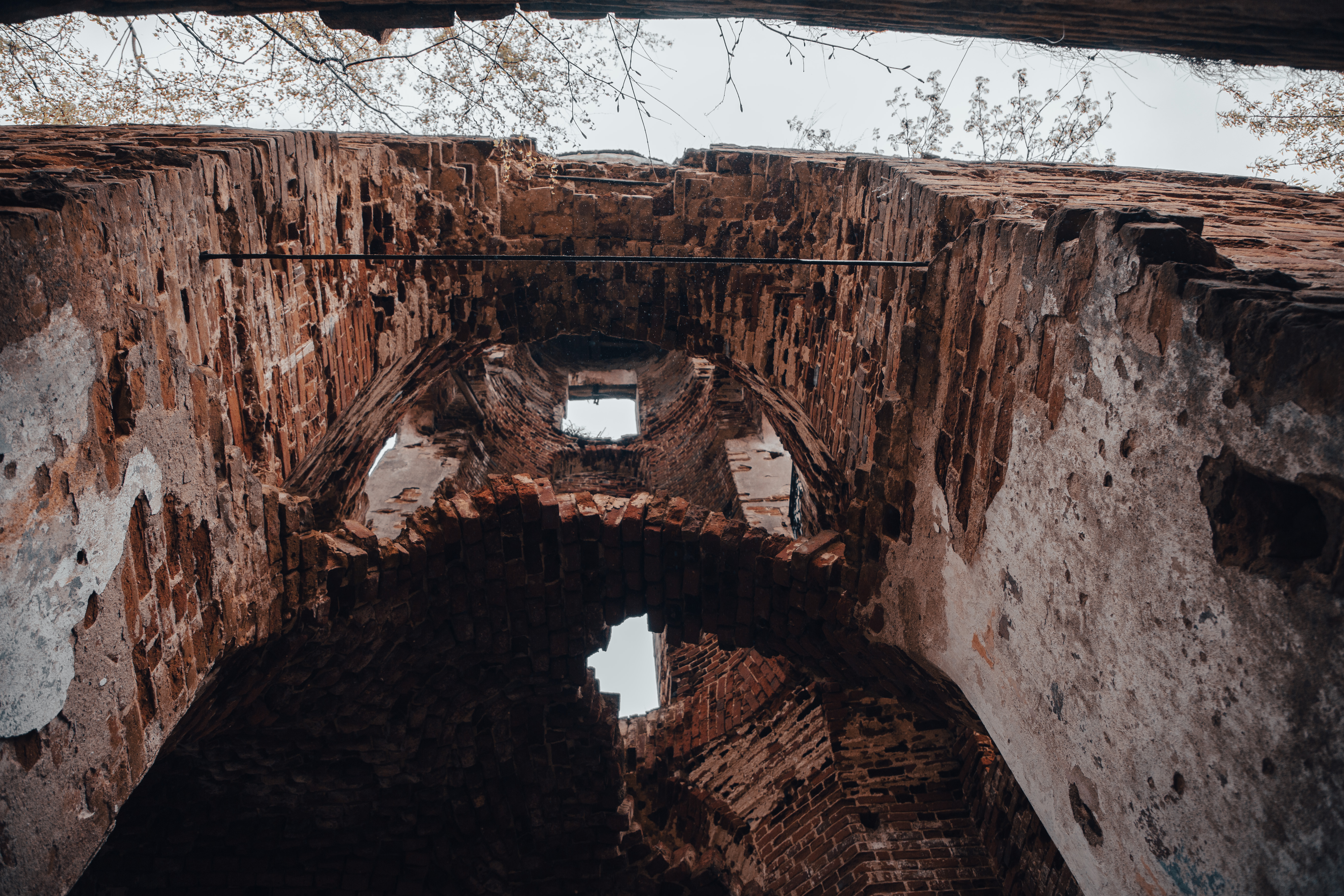 Блогер показала заброшенную церковь Воскресения Словущего в Тверской области
