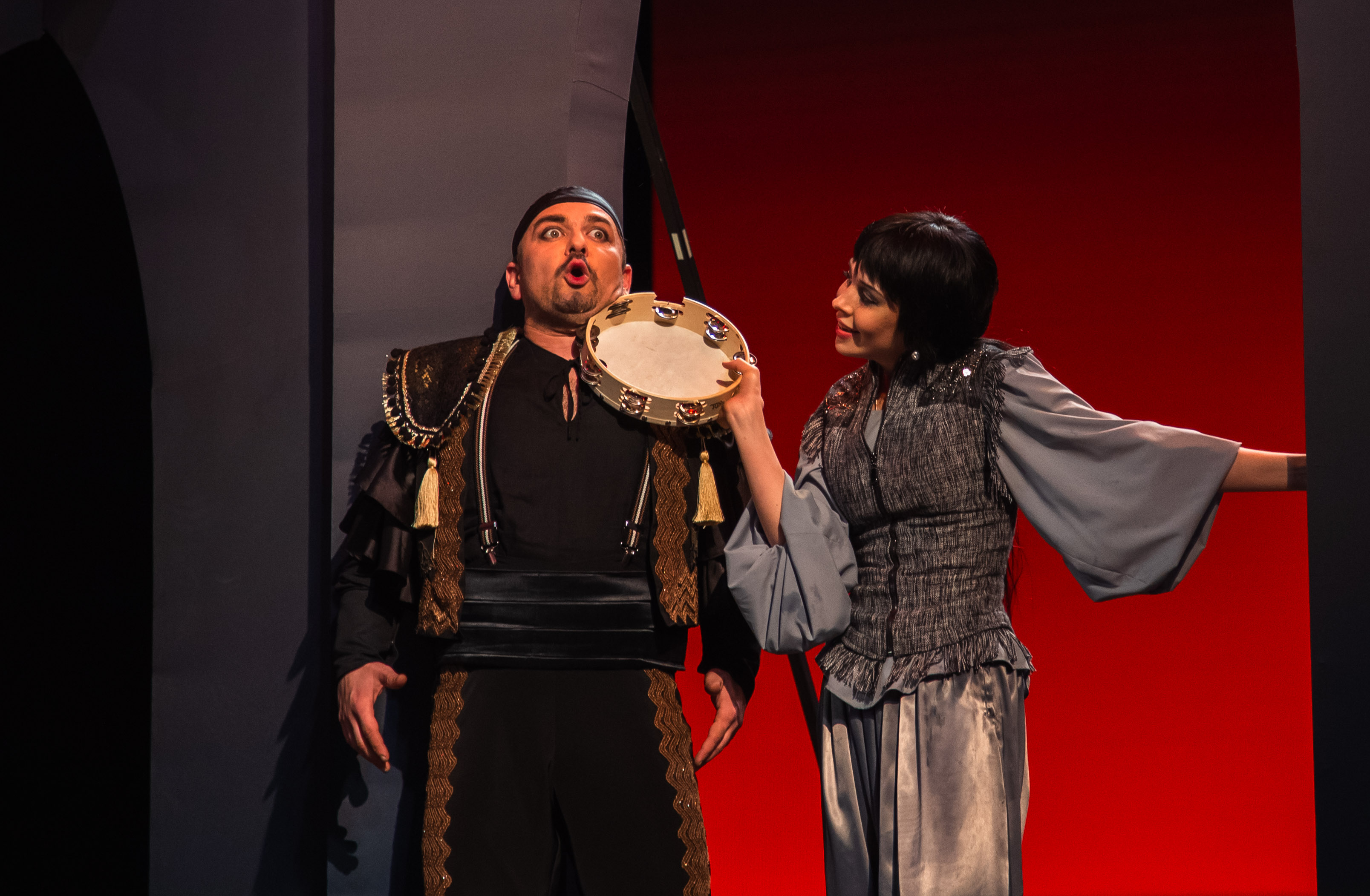 Дела сердечные или как Октавьо дочерей замуж выдавал: Тверской театр драмы представил "Дурочку"