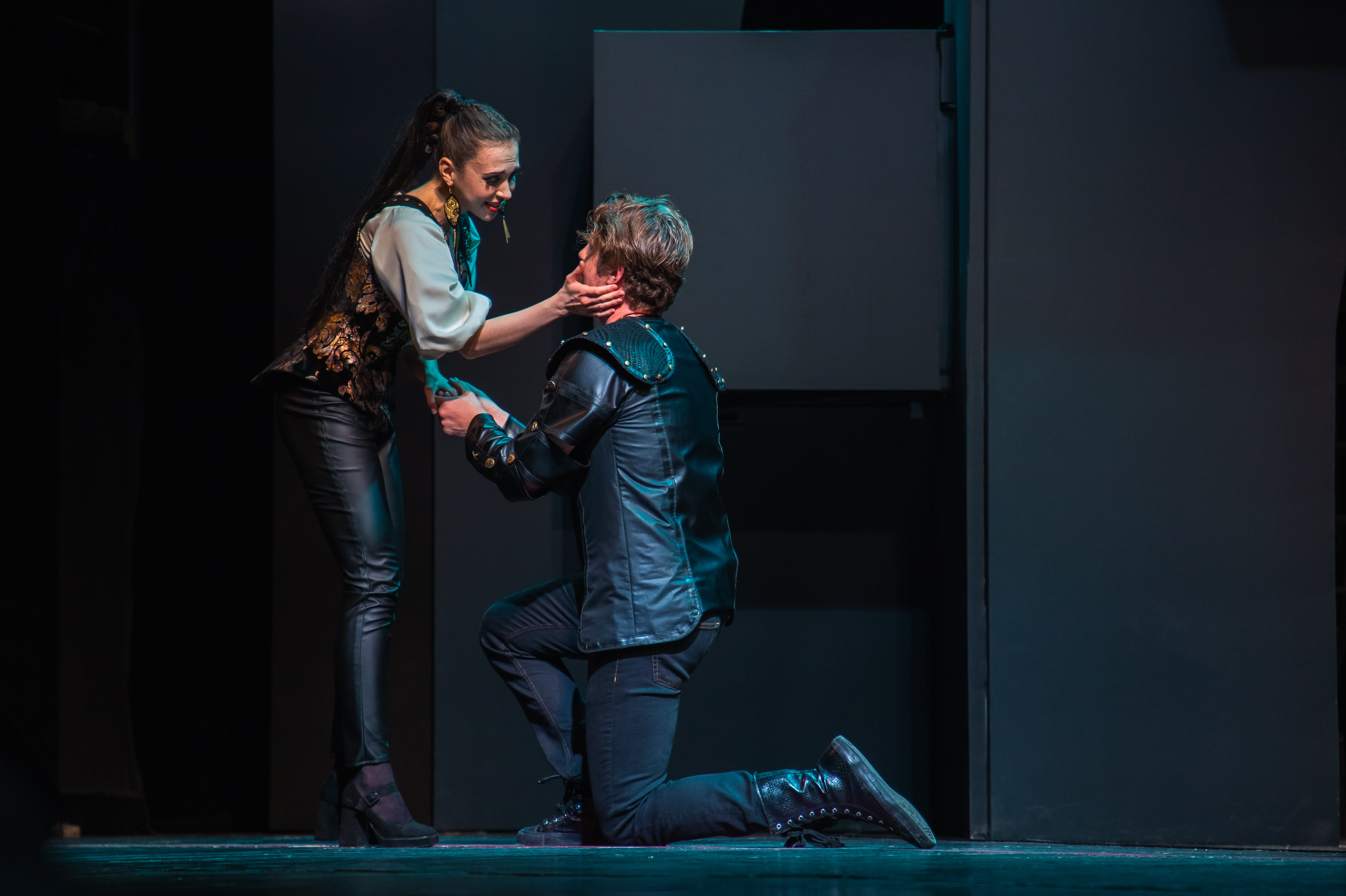 Дела сердечные или как Октавьо дочерей замуж выдавал: Тверской театр драмы представил "Дурочку"