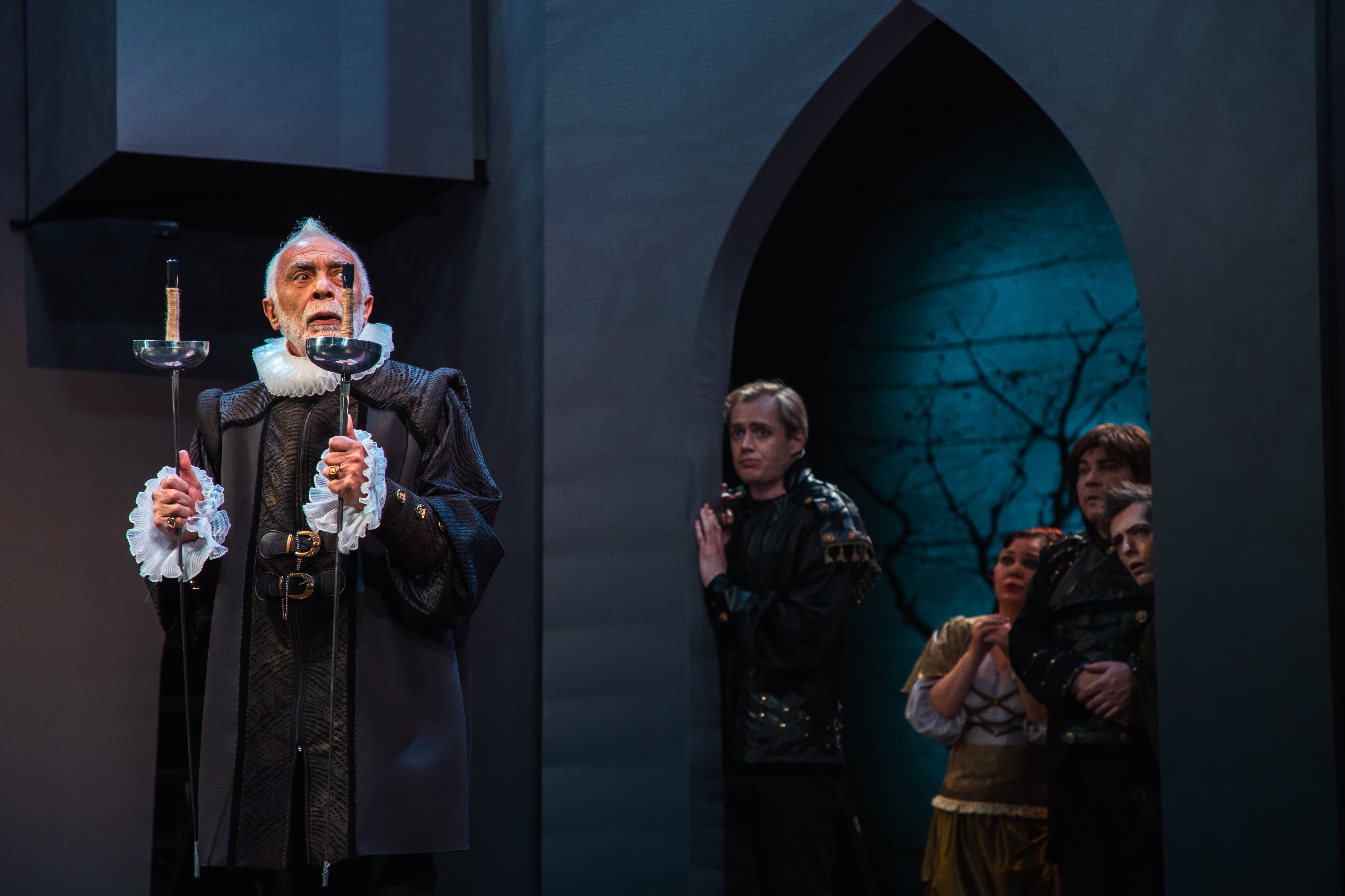 Дела сердечные или как Октавьо дочерей замуж выдавал: Тверской театр драмы представил "Дурочку"