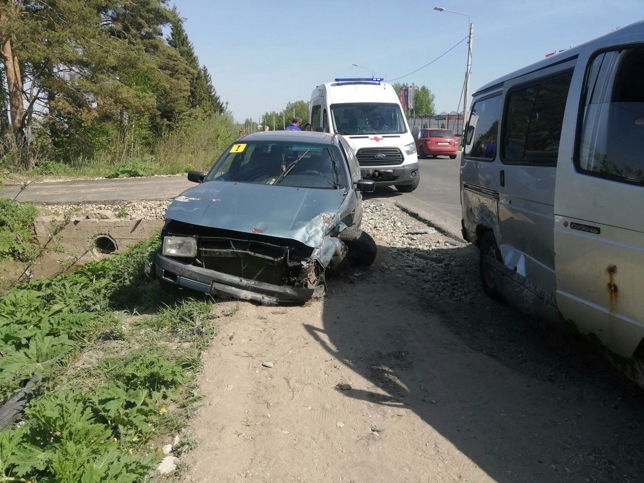 19-летний водитель пострадал в ДТП под Тверью 19-летний водитель пострадал в ДТП под Тверью