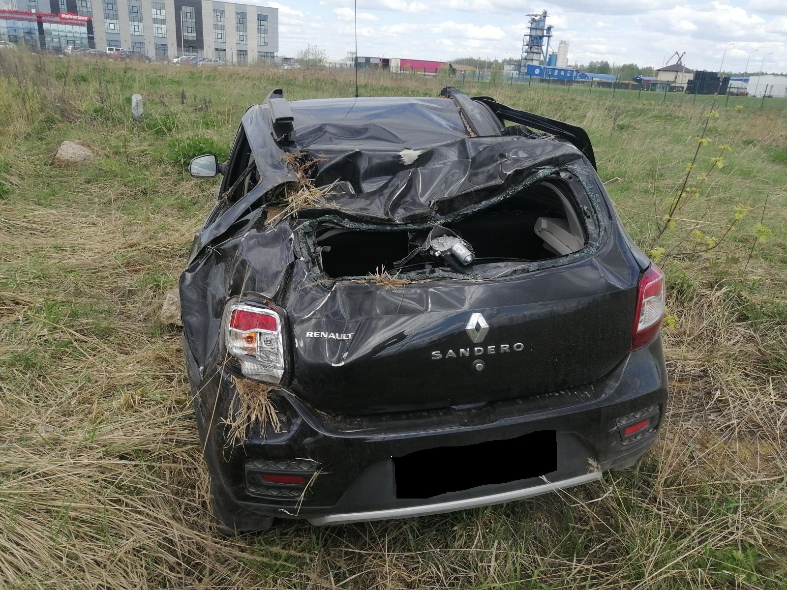 Под Тверью в аварии пострадал водитель иномарки Под Тверью в аварии пострадал водитель иномарки