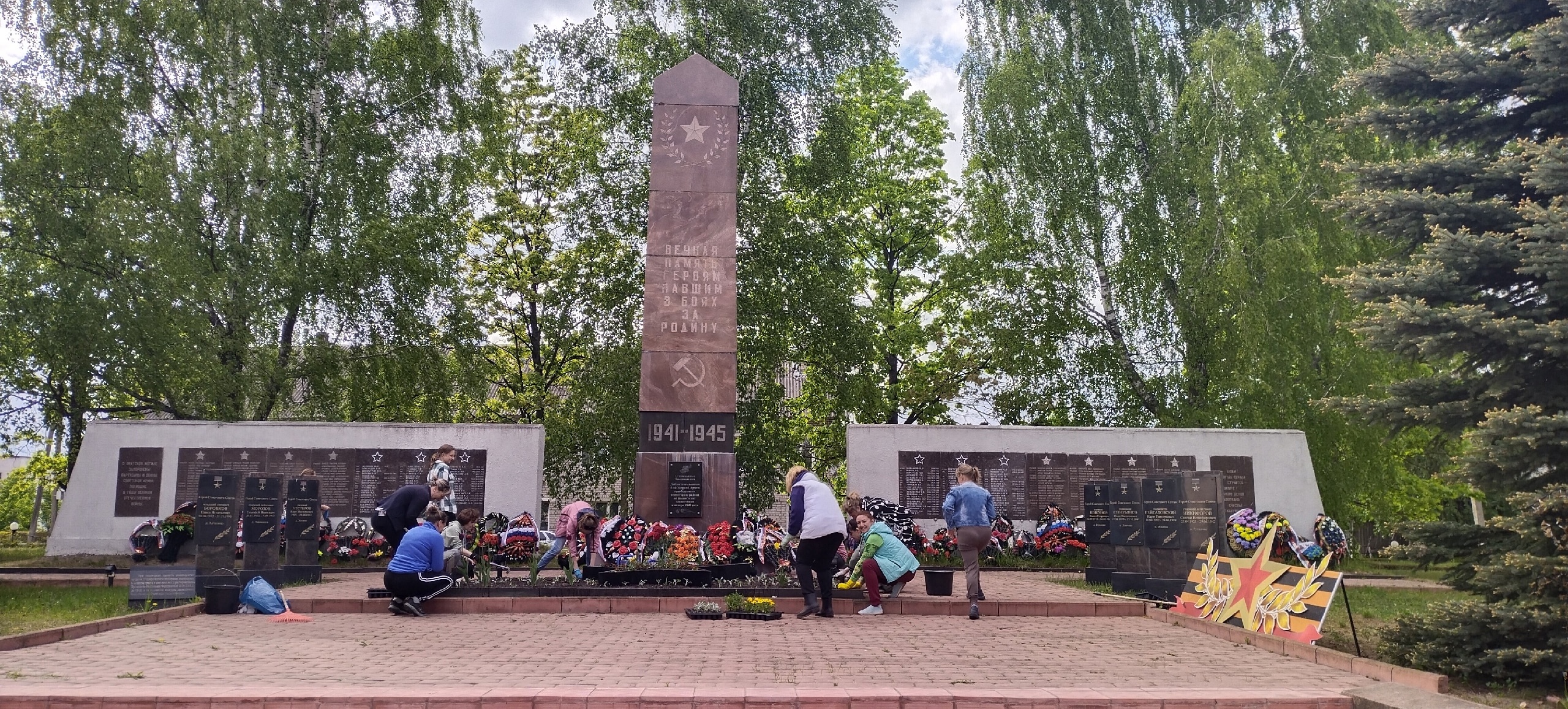 В Западной Двине начались работы по озеленению общественных зон