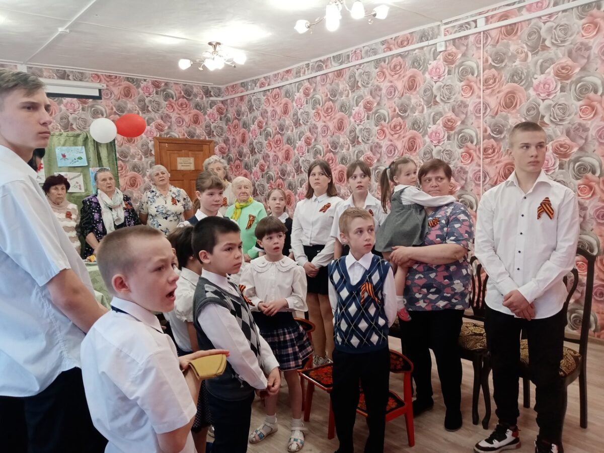 В Лихославле прошла литературная гостиная «Песни Победы» В Лихославле прошла литературная гостиная «Песни Победы»