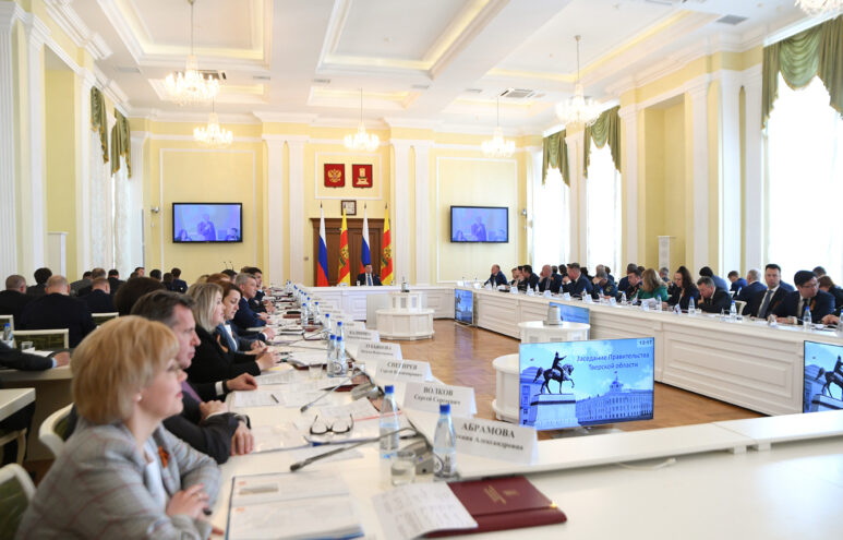 Игорь Руденя поставил задачи по развитию в Тверской области системы трудоустройства подростков в свободное от учебы время