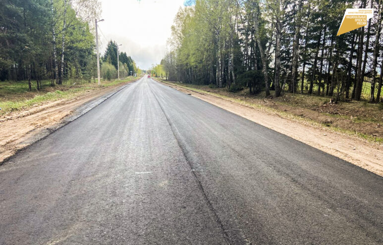 На участке дороги Вышний Волочек – Бежецк – Сонково завершено устройство выравнивающего слоя асфальтобетона