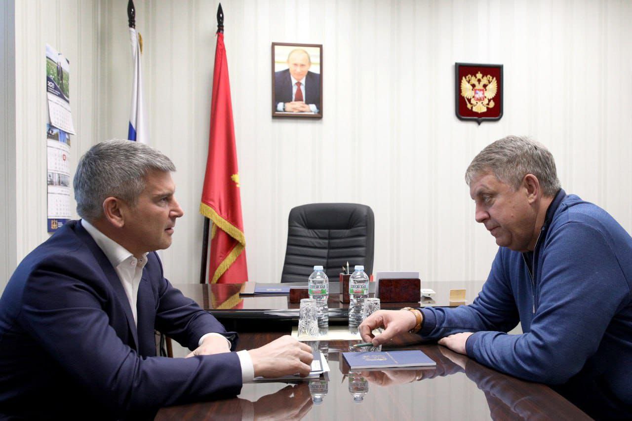 Александр Богомаз и Игорь Маковский провели рабочую встречу в Москве Александр Богомаз и Игорь Маковский провели рабочую встречу в Москве