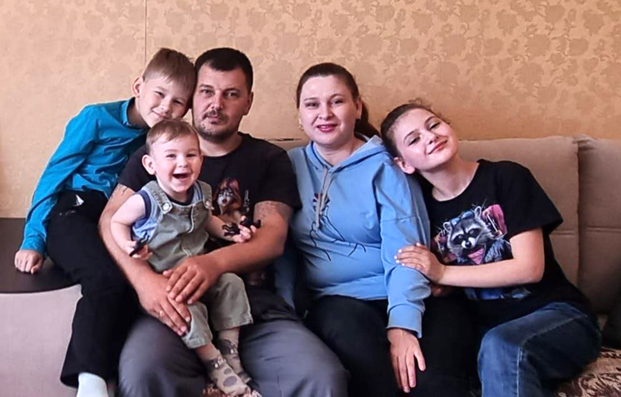 Многодетная семья Воскресенских из ЗАТО Солнечный при региональной поддержке получила четырехкомнатную квартиру Многодетная семья Воскресенских из ЗАТО Солнечный при региональной поддержке получила четырехкомнатную квартиру