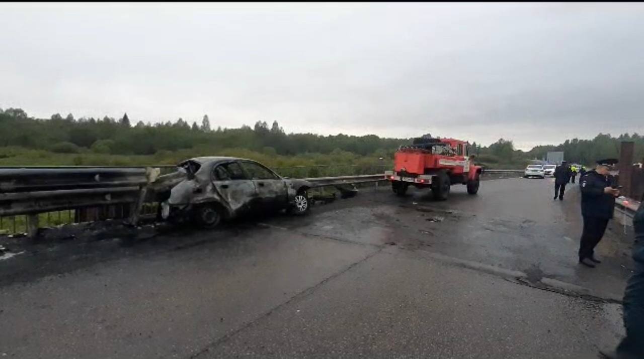 В страшном ДТП на мосту в Тверской области погибло четыре человека В страшном ДТП на мосту в Тверской области погибло четыре человека