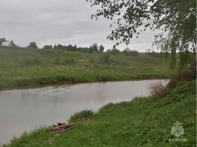 Из реки Кашинка спасатели извлекли тело человека