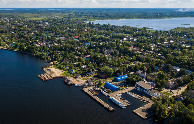 Игорь Руденя поздравил жителей Осташкова с Днем города