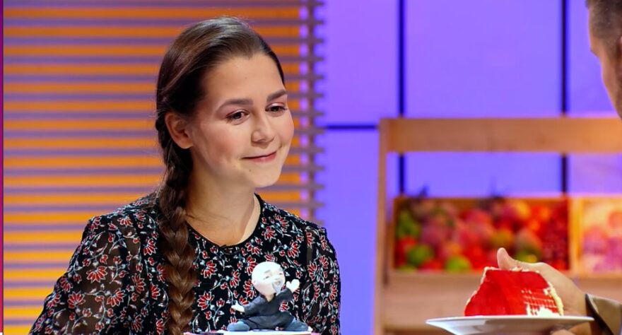 Жительница Тверской области приняла участие в шоу «Кондитер» на телеканале «Пятница!»