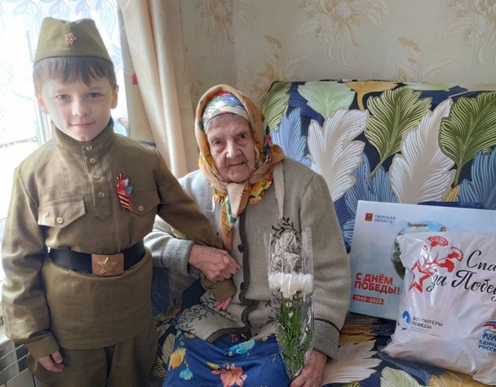 День Победы: в Бологовском районе поздравили ветеранов