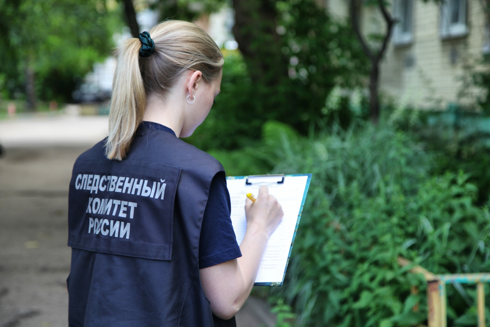 В Твери с четвертого этажа дома из окна выпал малолетний ребенок Уроженцу Оренбургской области предъявили обвинение в убийстве жителя Твери в Бобачевской роще