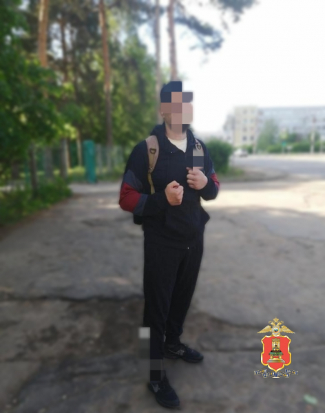 В Твери задержали наркокурьера, когда тот делал «закладку» на проспекте Калинина