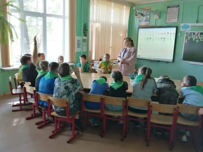 В качестве квеста андреапольских детей поили пресной водой