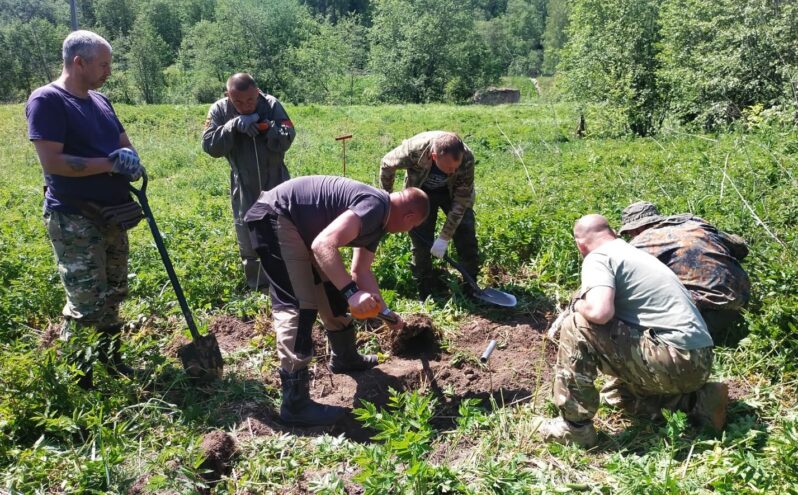 В Ржевском районе обнаружили останки трех красноармейцев В Ржевском районе обнаружили останки трех красноармейцев