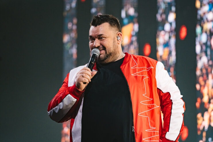 Звездные разборки: Перенос "Нашествия", новый проект Сергея Жукова и победитель "Голоса" Звездные разборки: Перенос "Нашествия", новый проект Сергея Жукова и победитель "Голоса"